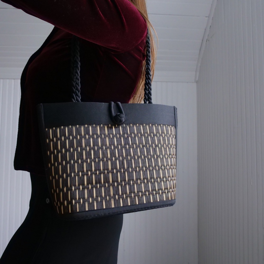 Black and Tan Vintage 90s Purse - Picture 6 of 7